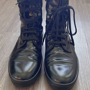 TODS BLACK Patent Leather Ankle Boots